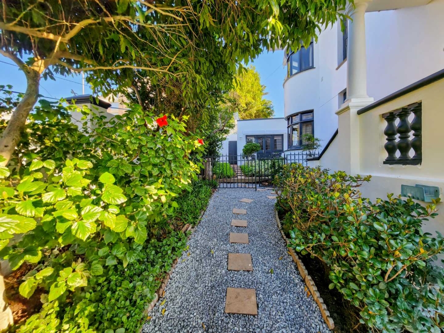 To Let 4 Bedroom Property for Rent in Gardens Western Cape